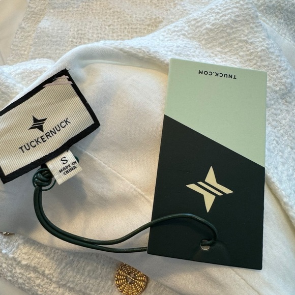 Tuckernuck NEW White Textured Tweed V Neck Myla Minimalist Romper - Picture 9 of 10